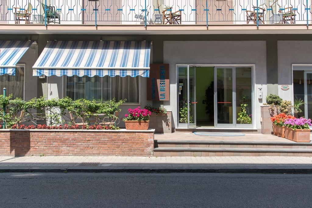拉日斯登兹艾公寓酒店 马奥莱 外观 照片